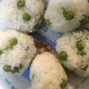 春ですね～♪豆ご飯★うすいえんどう豆